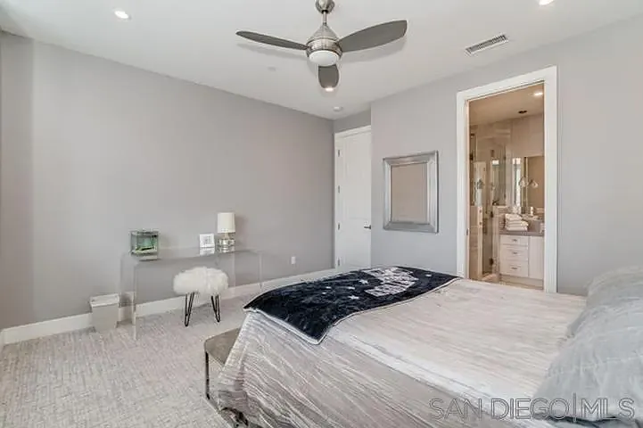 710 E Ave — Photo 38