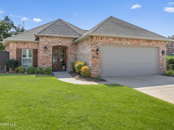 3800 Acadian Village Dr, Ocean Springs, MS 39564