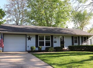 910 Hillside Dr, Danville, IL