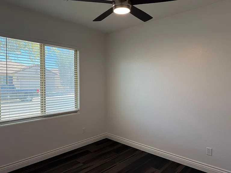 42582 W Monteverde Dr — Photo 32