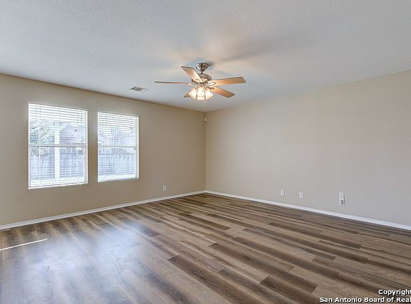 5th image of 7850 Oakdale Park