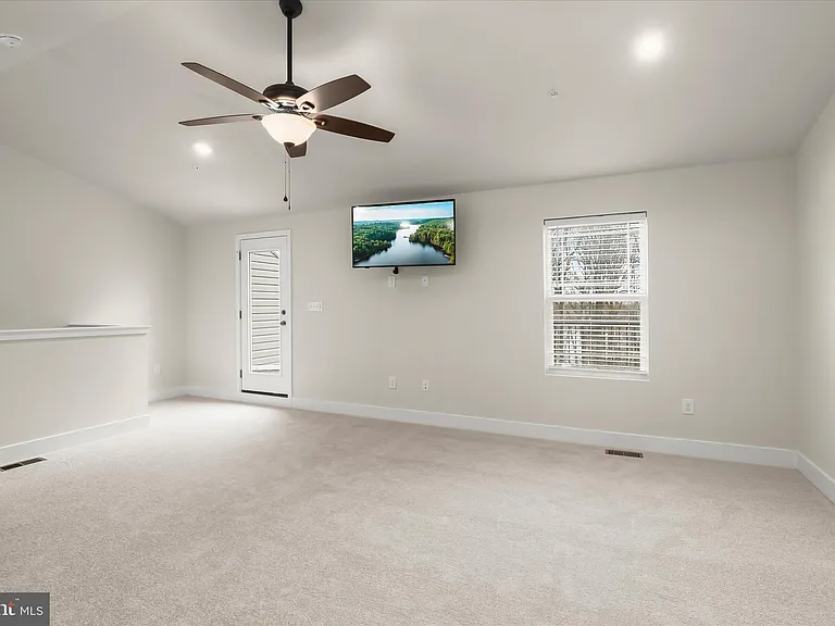 304 Sweetbay Rd — Photo 46