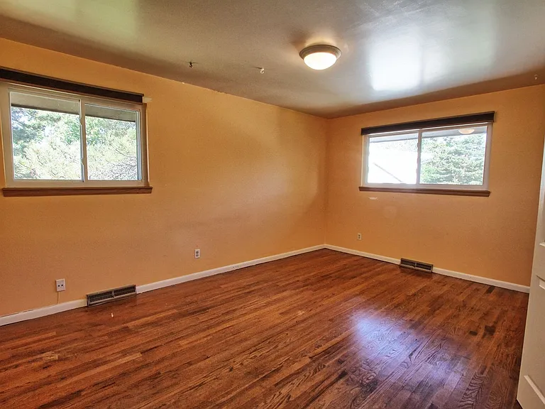 1201 Miramonte St — Photo 11