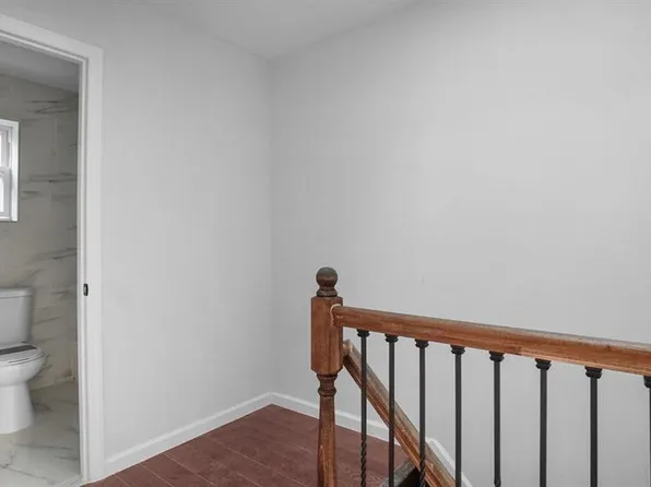 2040 Washington Avenue image 12 of 25