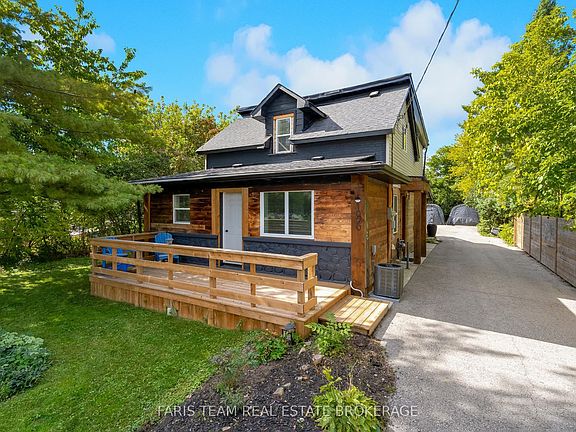 3rd image of 1020 Ewart St