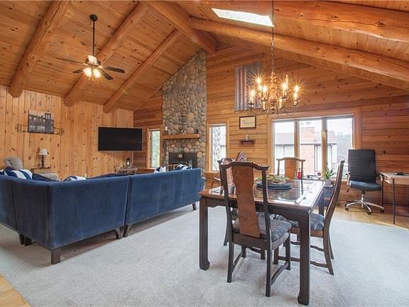 3rd image of 304 Churchill Dr