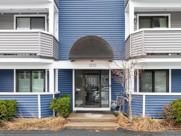 1210 Vfw Pkwy APT 12, West Roxbury, MA 02132