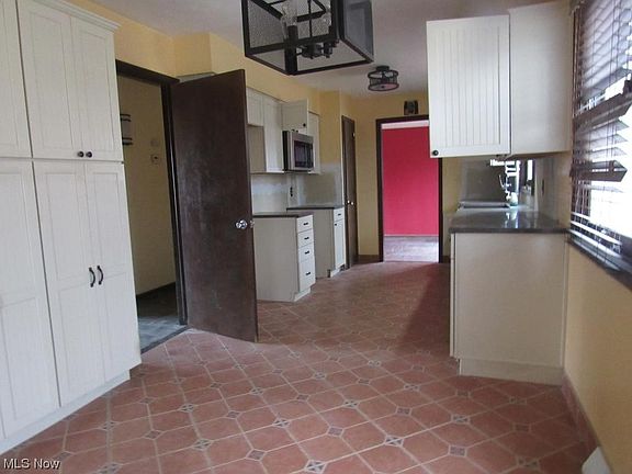 5th image of 8304 Dogwood Ln