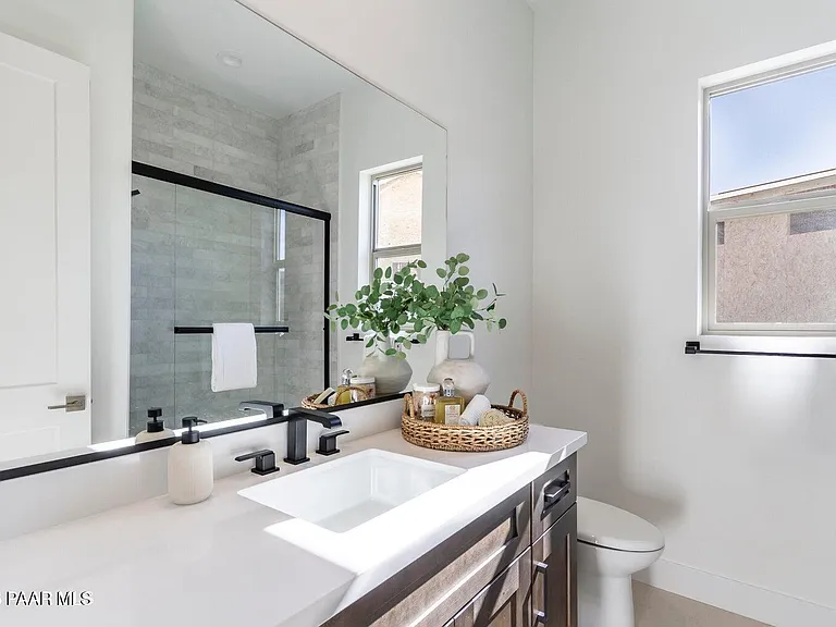 1175 Irwin Way — Photo 17