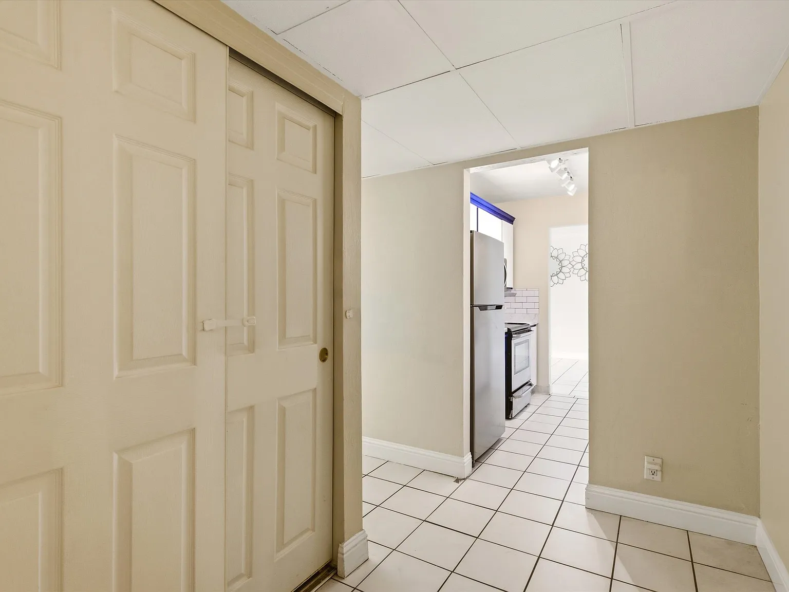 2 bed, 1227 sqft, $2,800 — Photo 4