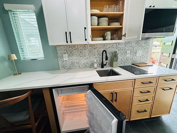 3rd image of 18100 Pioneer Rd #1