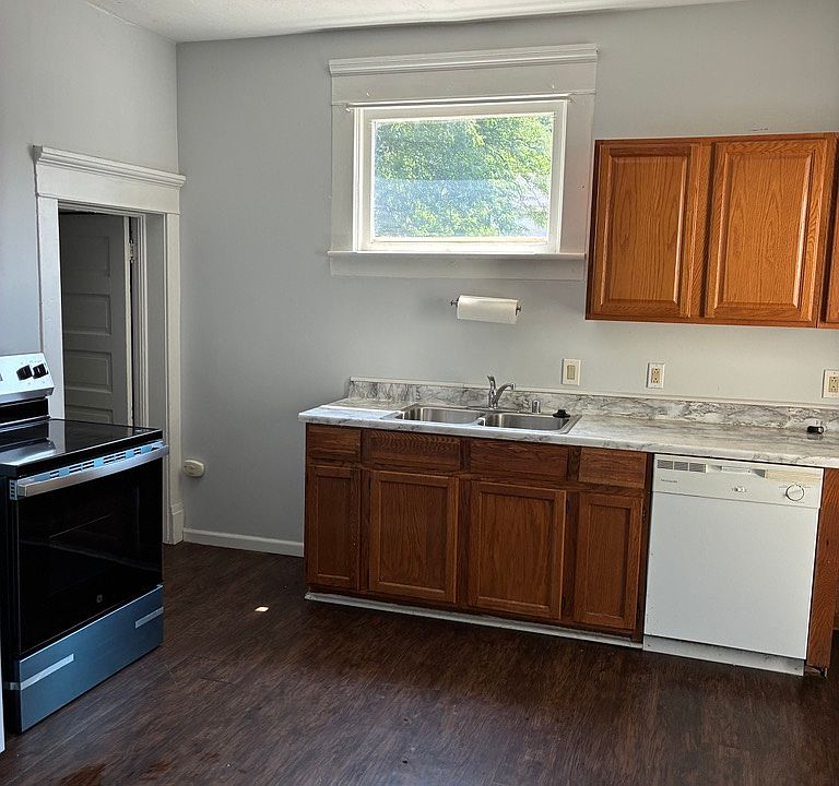 1st image of 2212 Myrtle St