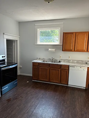 2212 Myrtle St Photo 1