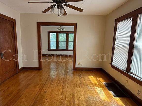 5th image of 3227 E Oakland Ave APT 2