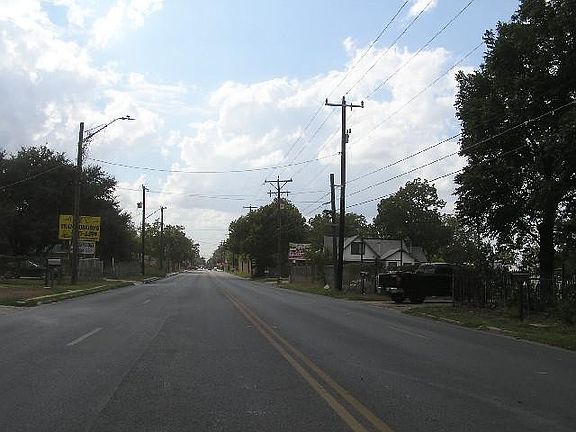 4th image of 2139 W Southcross Blvd