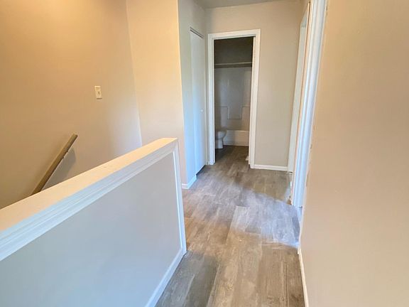 5th image of 5813 Creekview Ct W