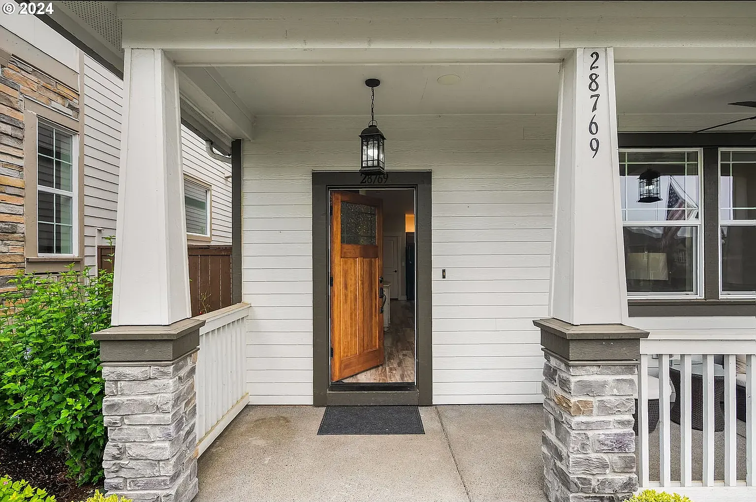 4 bed, 2.5 bath, 1804 sqft, $3,799 — Photo 3