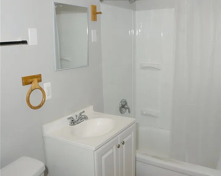 463 Remington St — Photo 14
