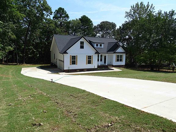 2nd image of 135 Elsie Hinson Ln