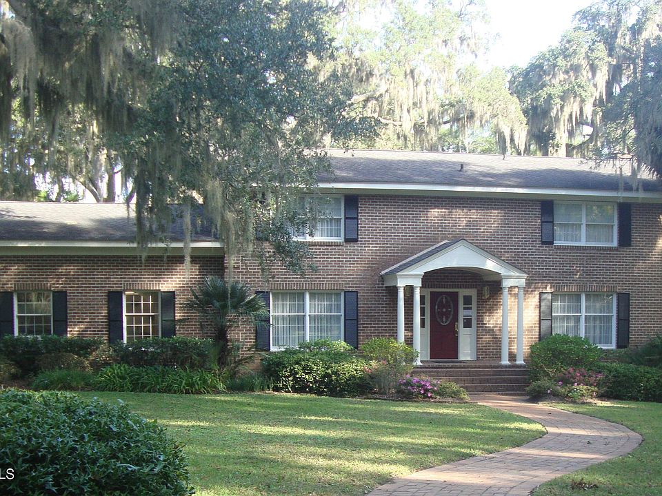 1st image of 6 Lake Court