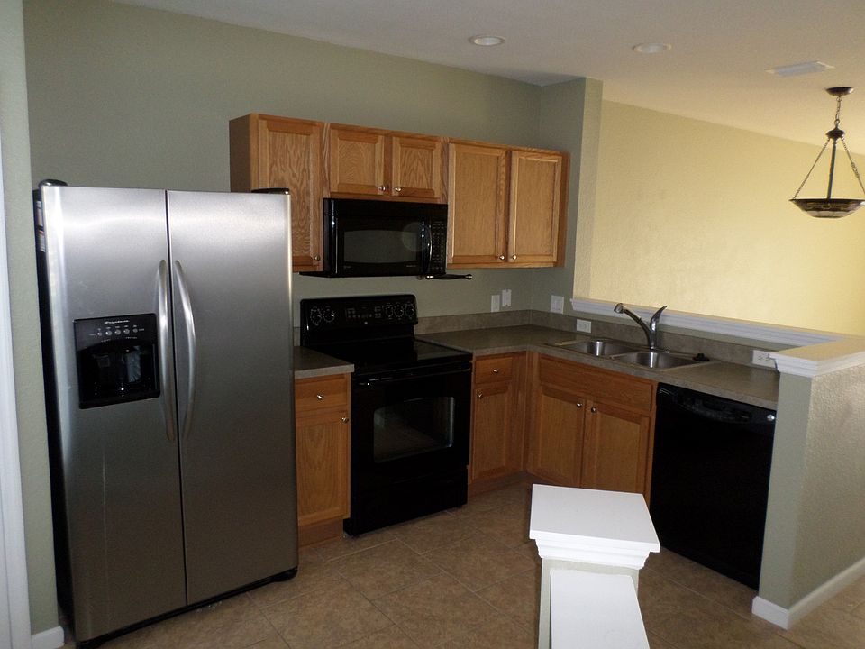 2nd image of 4468 SW 49th Ave #1