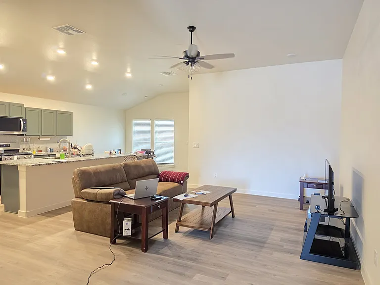 2005 Gulf Prairie Ln — Photo 10