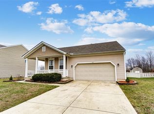 626 Chapelgate Dr, Fairborn, OH 45324