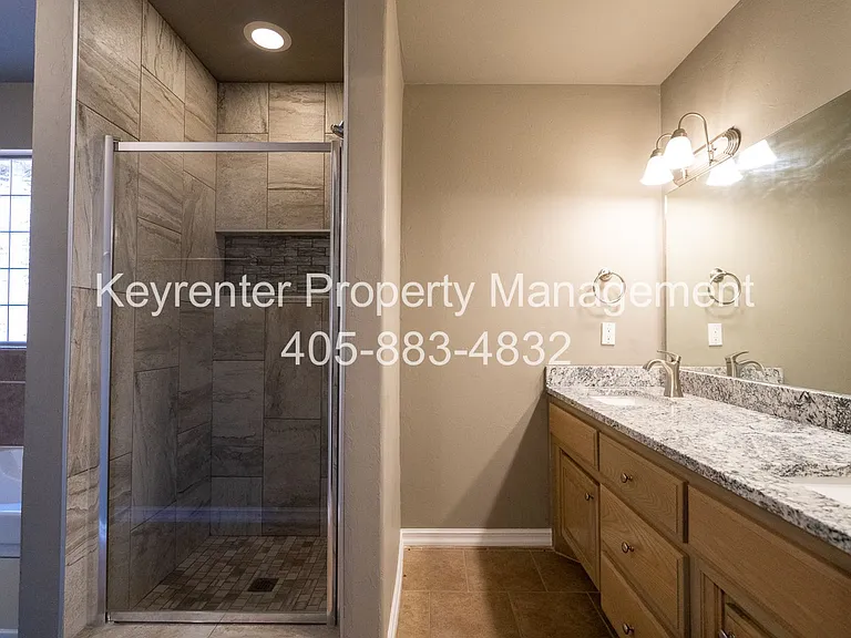1301 Cedar Creek Dr — Photo 11