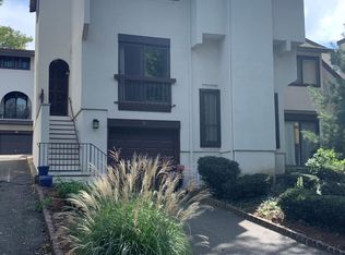 110 Tower Hill Dr, Red Bank, NJ 07701