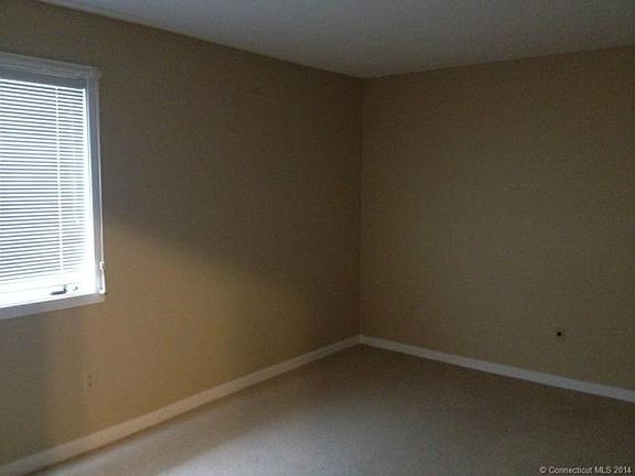 3rd image of 1414 Whitney Ave APT D1