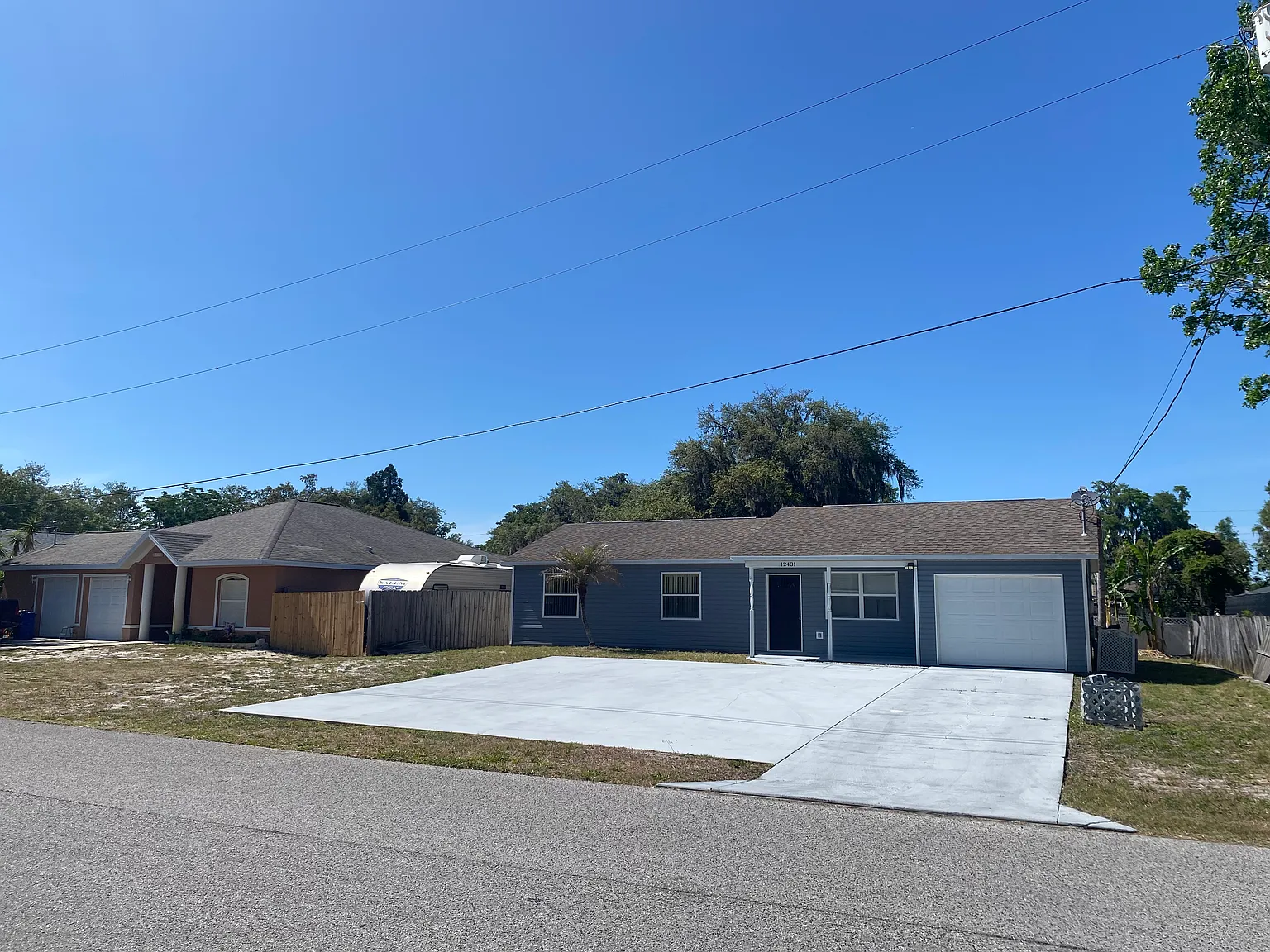 3 bed, 1011 sqft, $1,900 — Photo 2