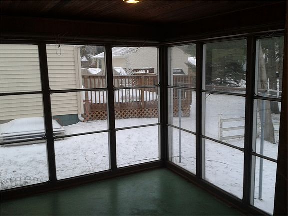 3rd image of 900 Logan Ln