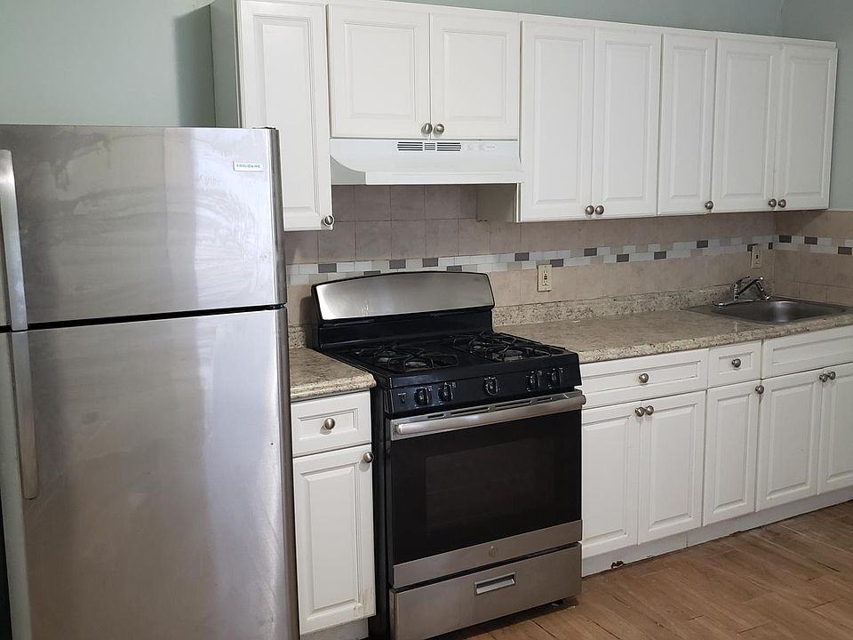 1st image of 15 New St #2R