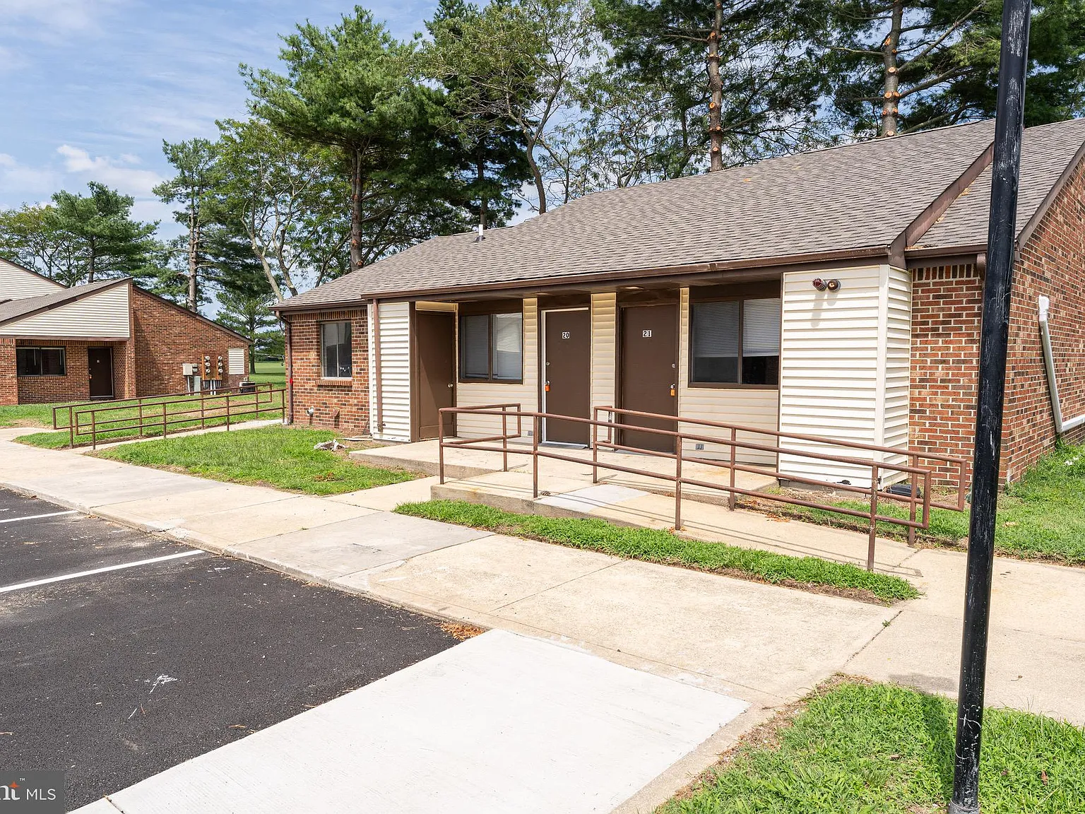 1 bed, 450 sqft, $1,095 — Photo 3