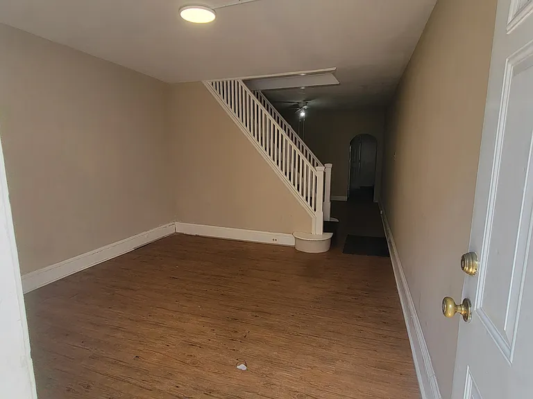 627 Corson St — Photo 11