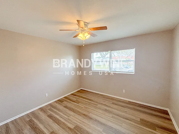 7236 Darien Way — Photo 17