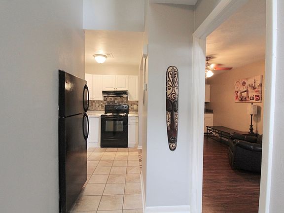 3rd image of 1470 Bradley Dr #4B-2Ba