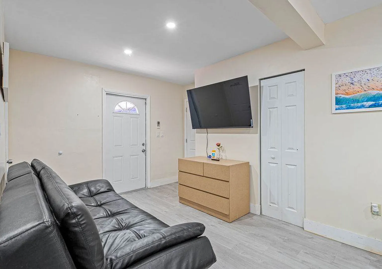 Private 2BR Miami Home Near MIA & Downtown — Photo 4