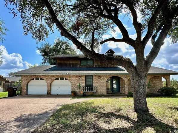 1927 S Park Dr, Kingsville, TX 78363