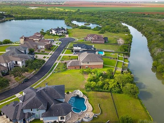 3rd image of 7641 Kings Lake Cir