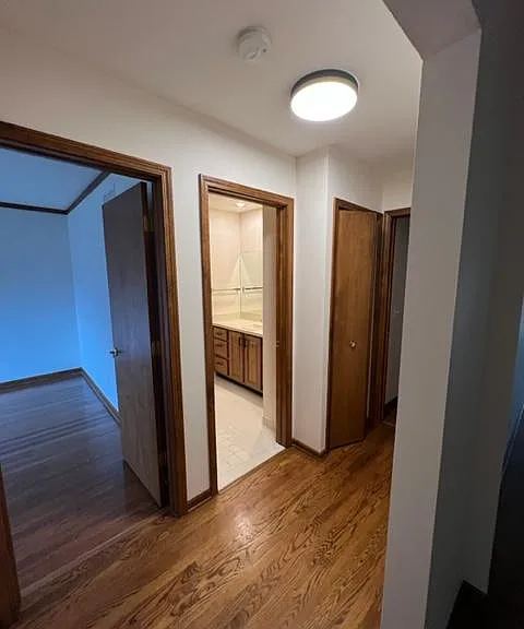 hallway to bedrooms