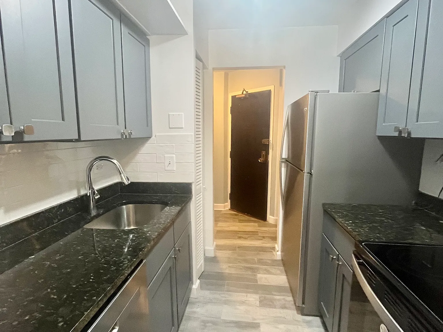 1 bed, 700 sqft, $1,950 — Photo 2