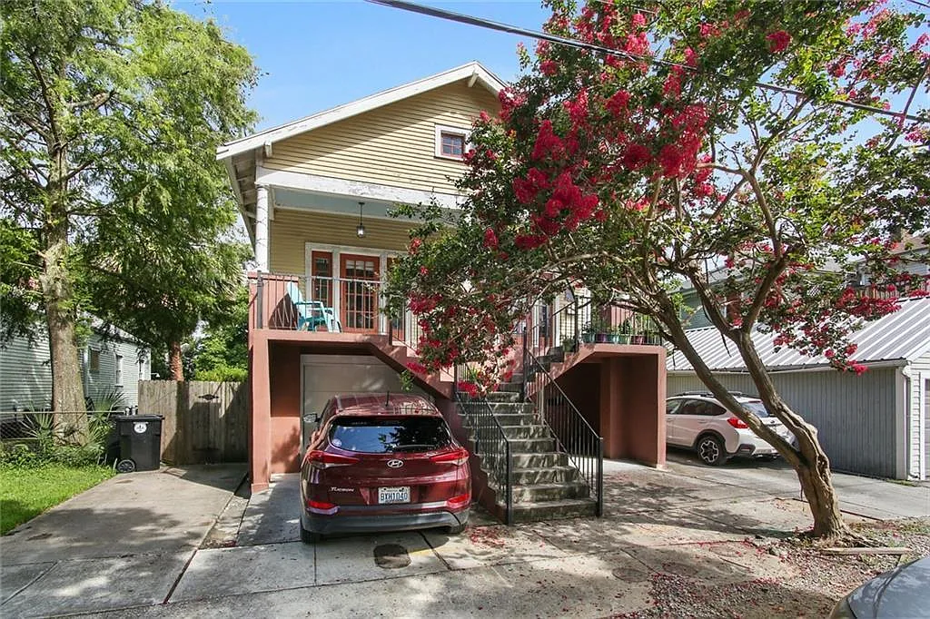 2 bed, 2.5 bath, 900 sqft, $2,100 — Photo 1