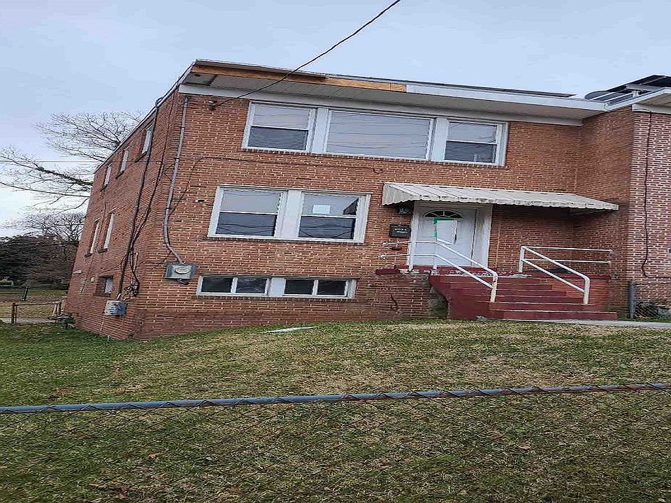 1st image of 4035 D St SE