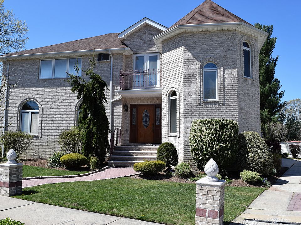 1st image of 2411 Victory Blvd