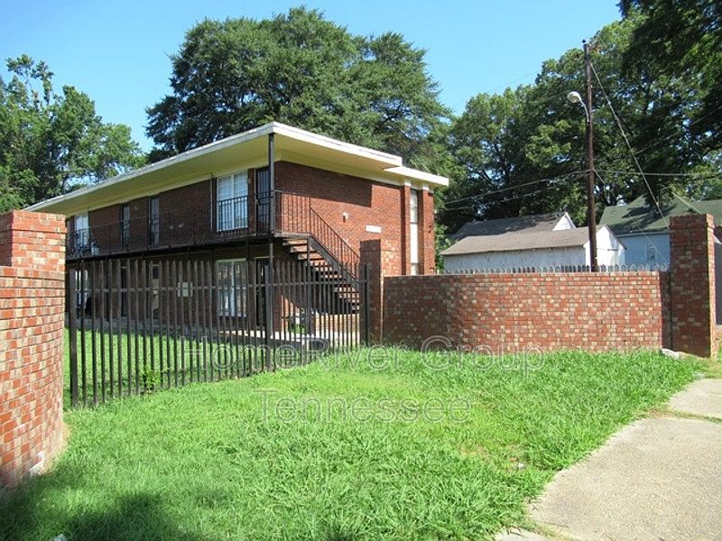 1st image of 131 N Bingham St APT 3