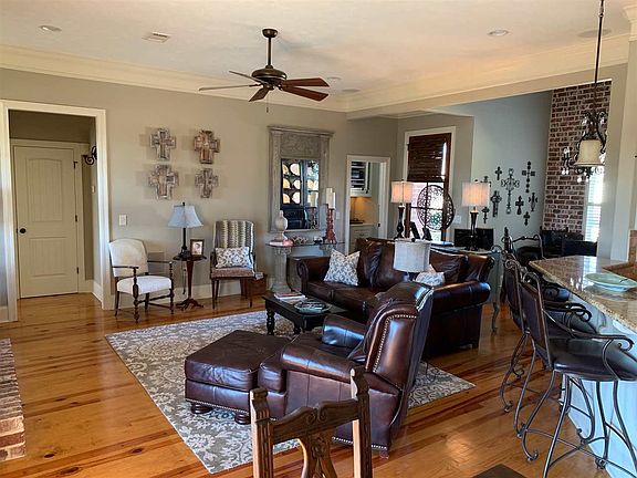 3rd image of 208 Stillhouse Creek Dr