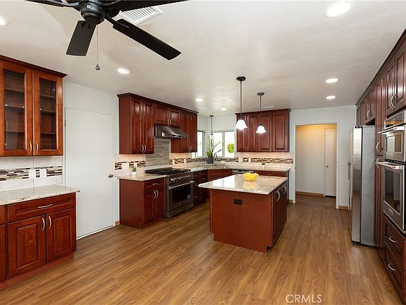 5th image of 1700 W El Portal Dr
