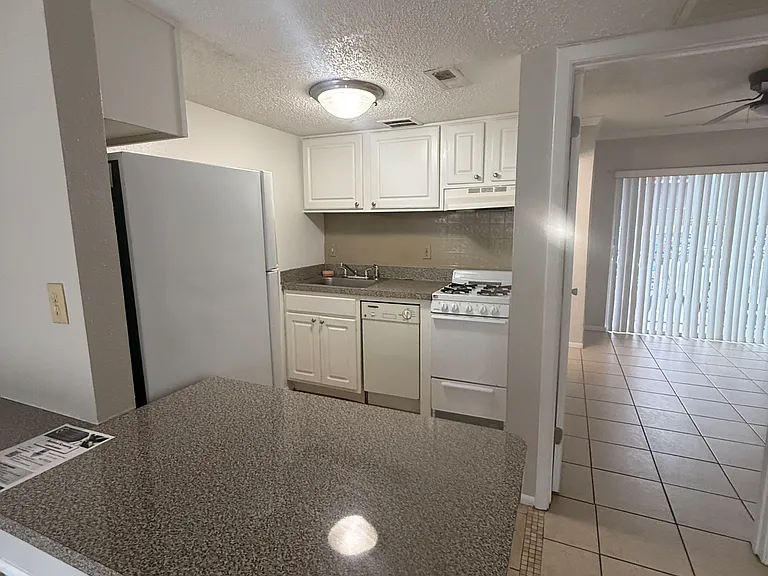 133 Oyster Bay Cir #150 — Photo 7