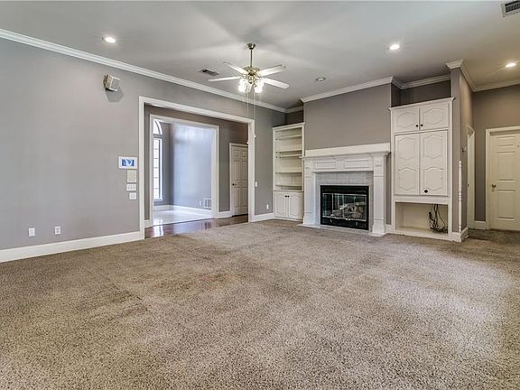 4th image of 1706 Whitehall Ln